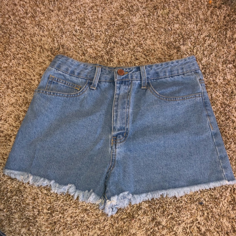 Highwaisted Cut Offs